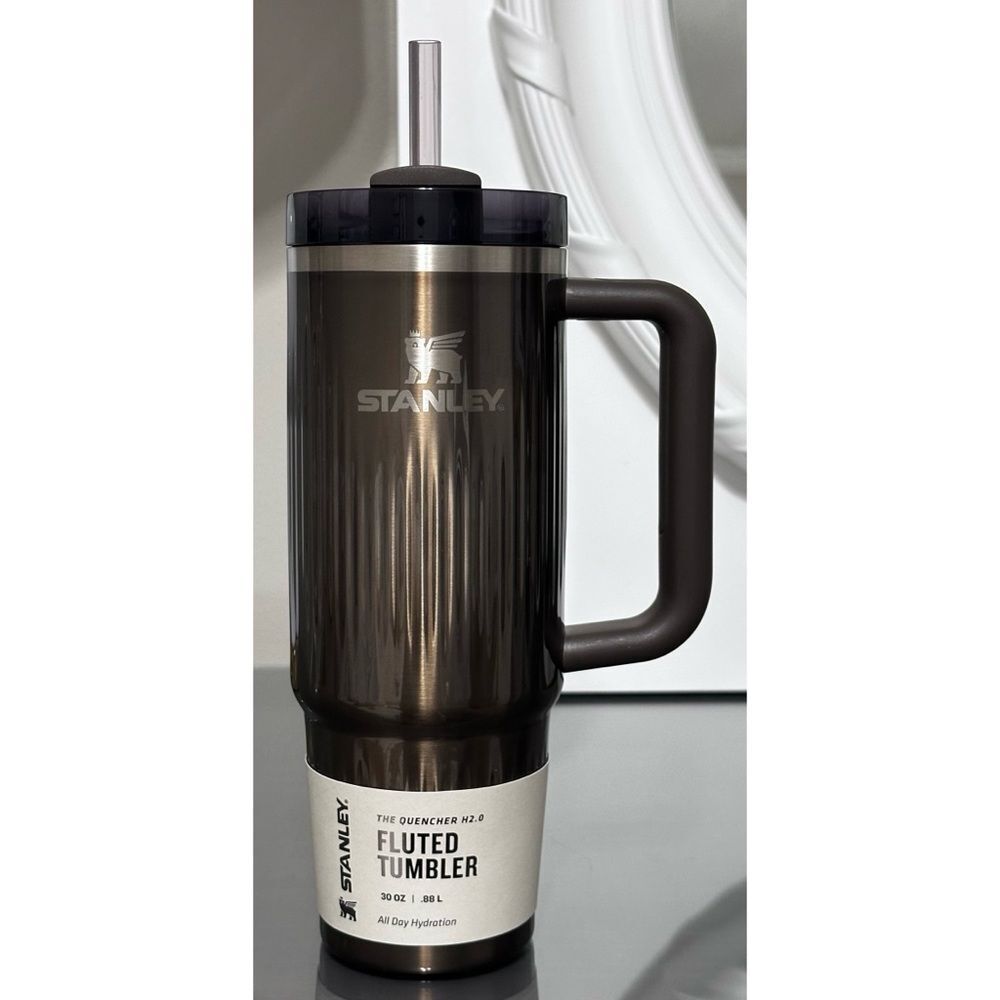 Stanley Quencher H2.0‎ Fluted Tumbler 30oz, GUNMETAL SHINE - Picture 2 of 5